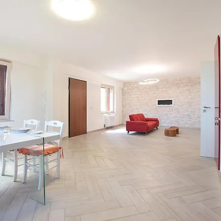 2 Bedroom Pet Friendly In *